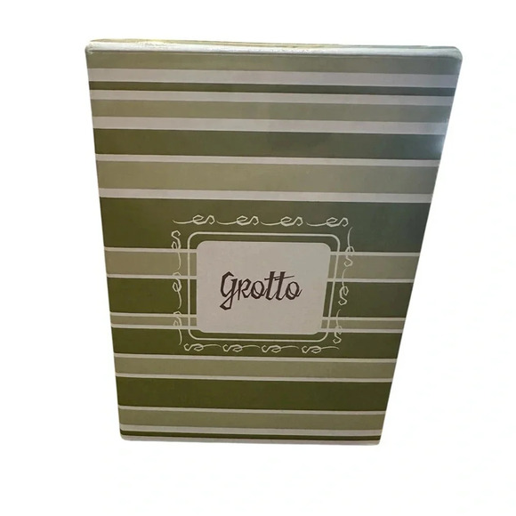 SCENTSY GROTTO GREEN FERN PLUG IN WARMER- New in Box - Picture 2 of 7